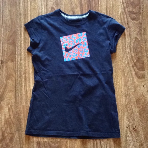 Nike T-shirt - Picture 1 of 2